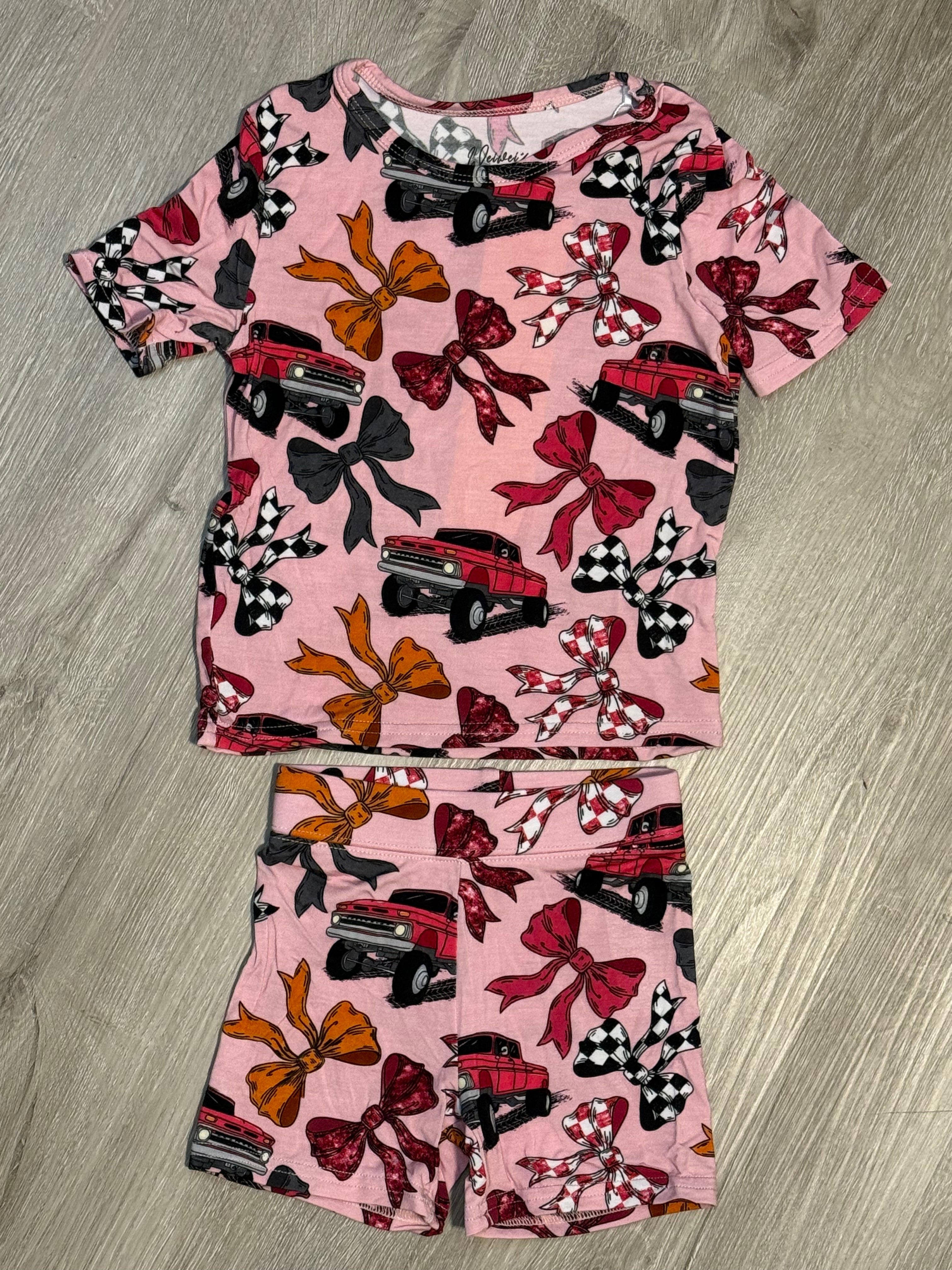 Trucks & Bows Short Set